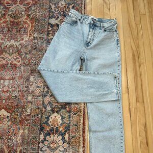 Abercrombie & Fitch "The 90s Straight Ultra High Rise" Jean, 28R
